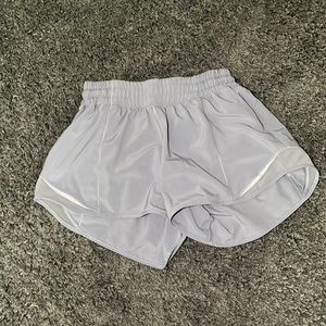 LULULEMON LILAC HOTTY HOT SHORTS 4”